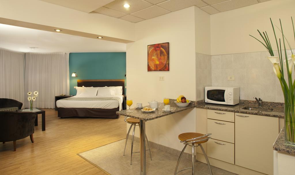 Land Express Neuquen Hotel Exterior photo