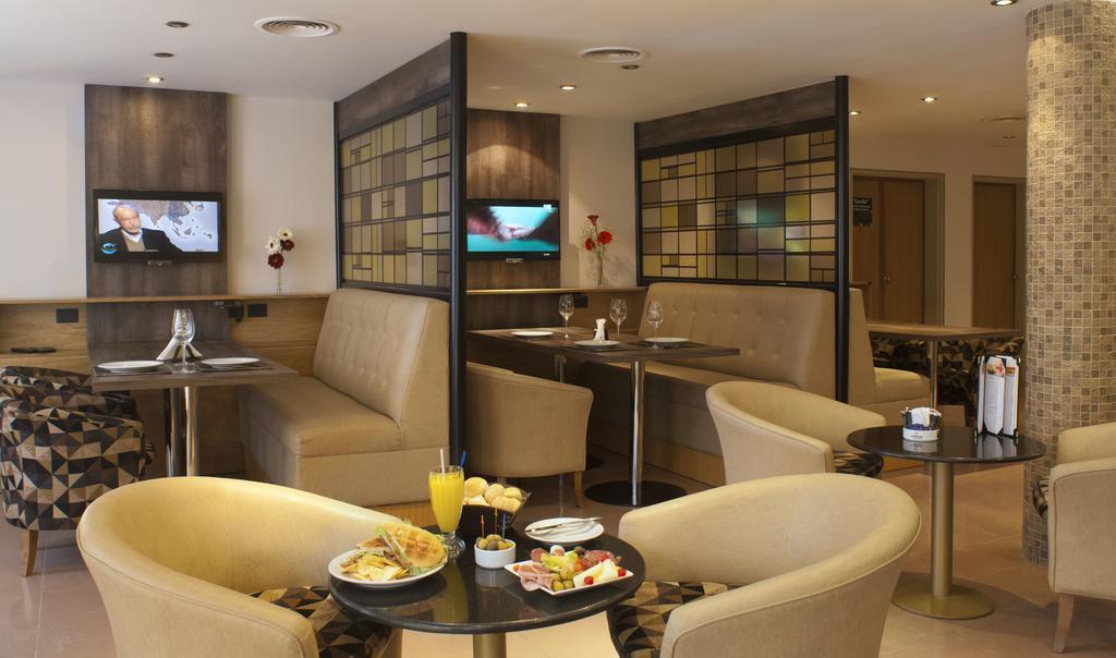 Land Express Neuquen Hotel Exterior photo