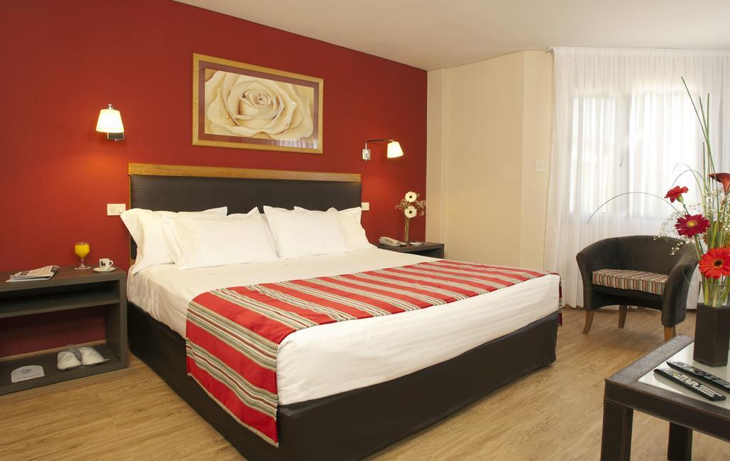 Land Express Neuquen Hotel Exterior photo