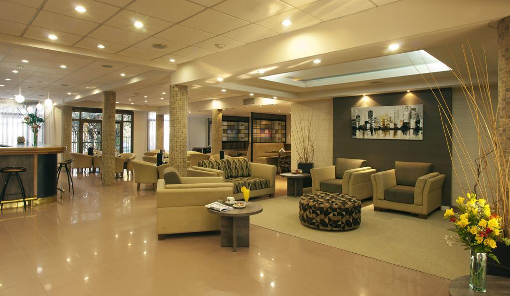 Land Express Neuquen Hotel Exterior photo